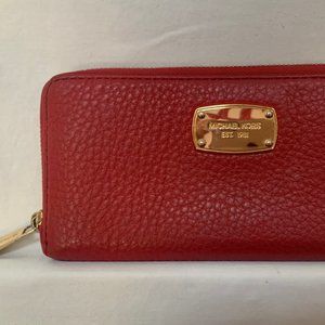 Michael Kors Zipper Wallet